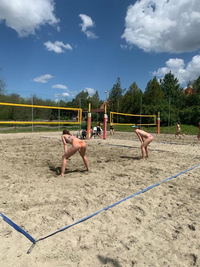 ホテル Mohacsi Wellness Vendeghaz Es Lovasklub エクステリア 写真