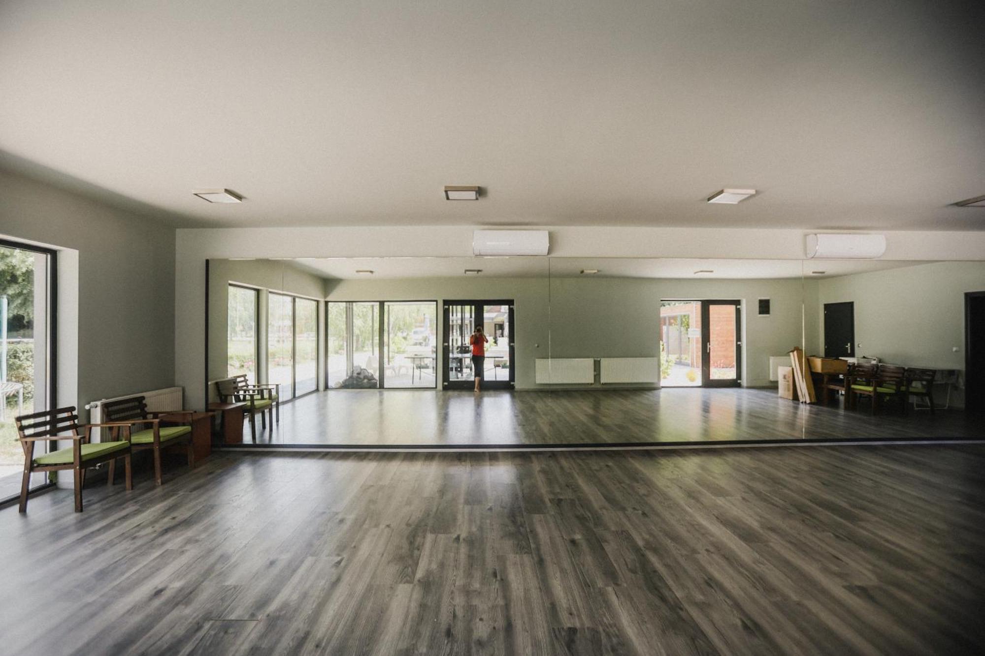 ホテル Mohacsi Wellness Vendeghaz Es Lovasklub エクステリア 写真