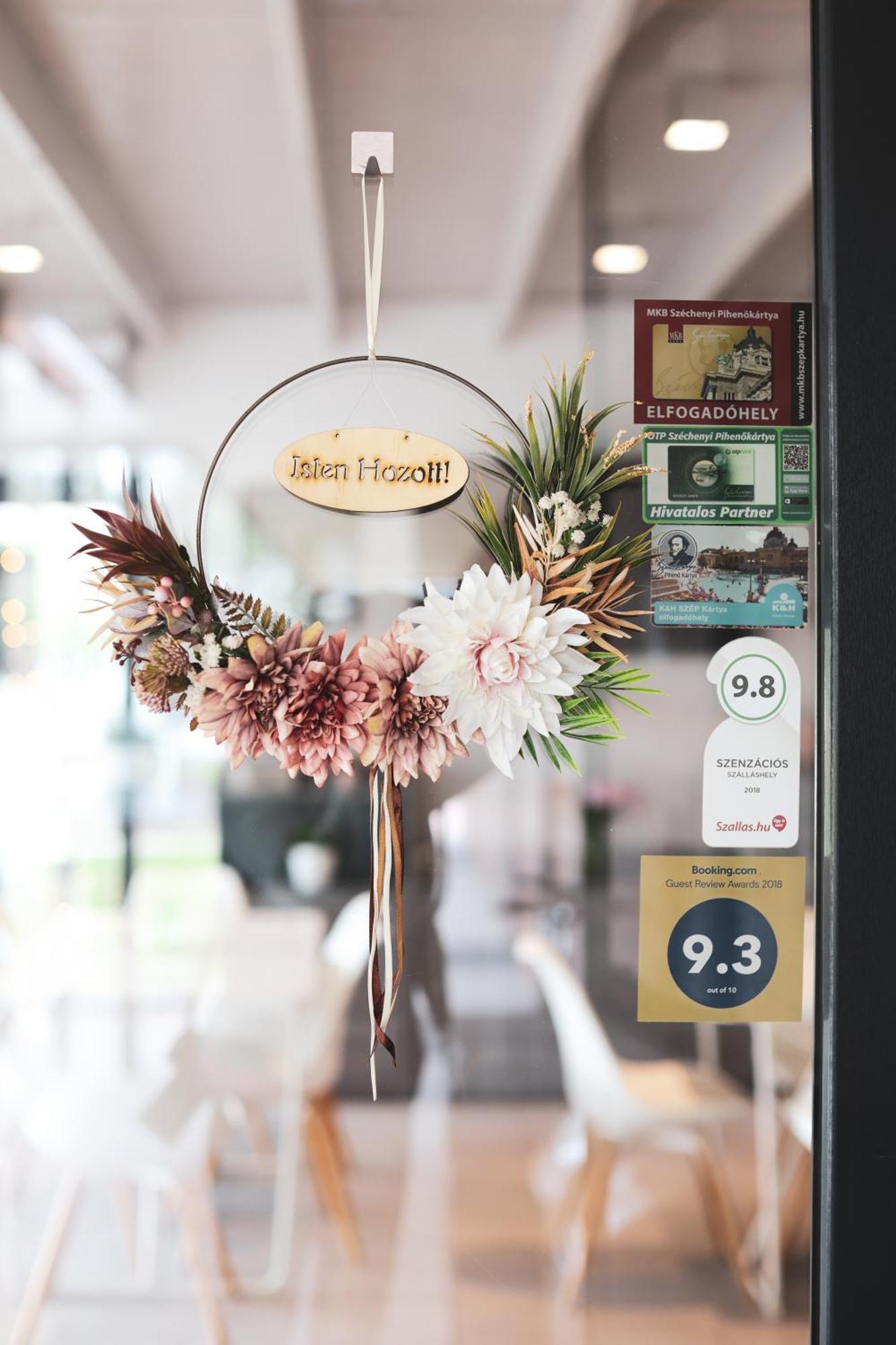 ホテル Mohacsi Wellness Vendeghaz Es Lovasklub エクステリア 写真