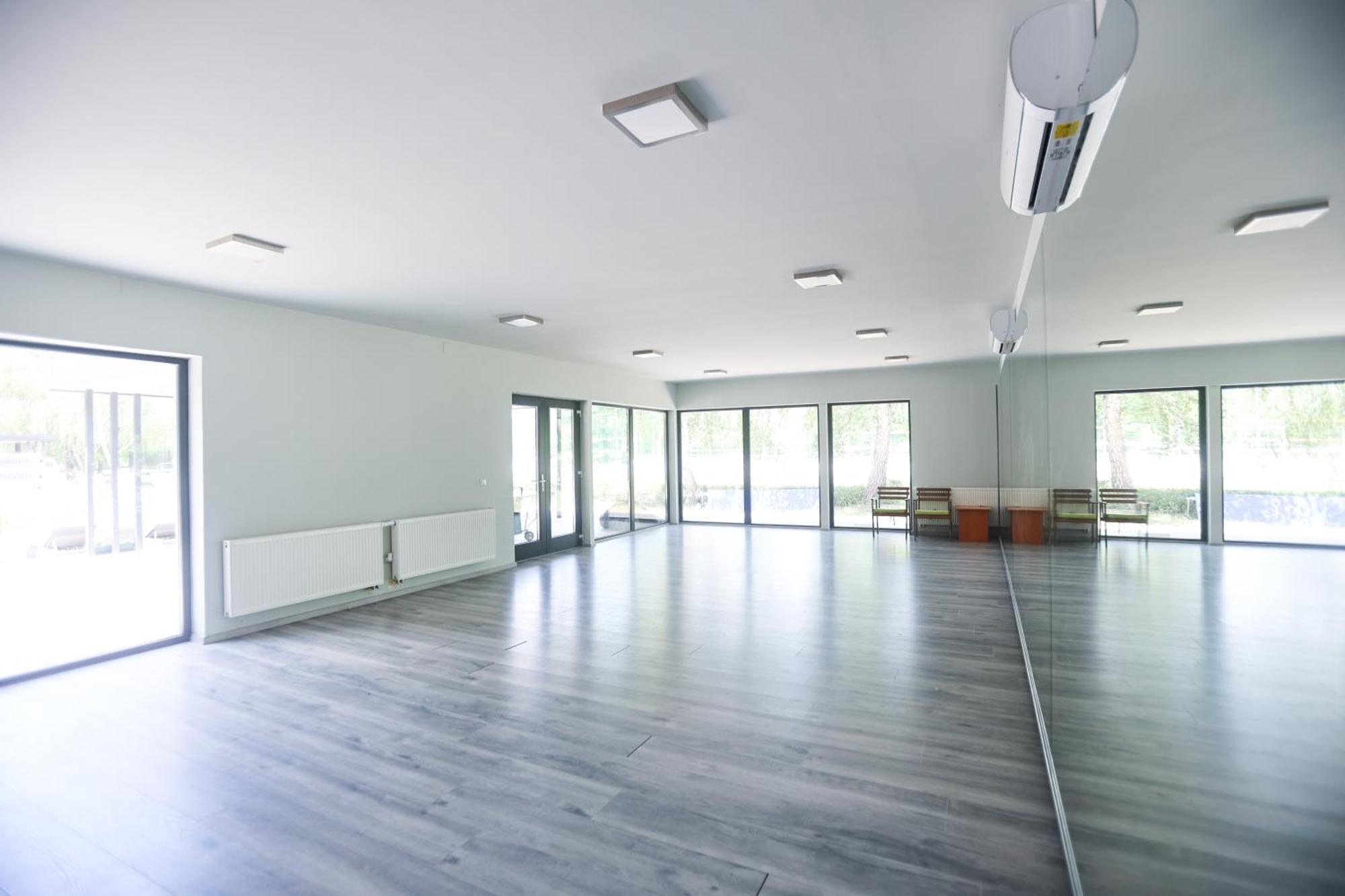 ホテル Mohacsi Wellness Vendeghaz Es Lovasklub エクステリア 写真