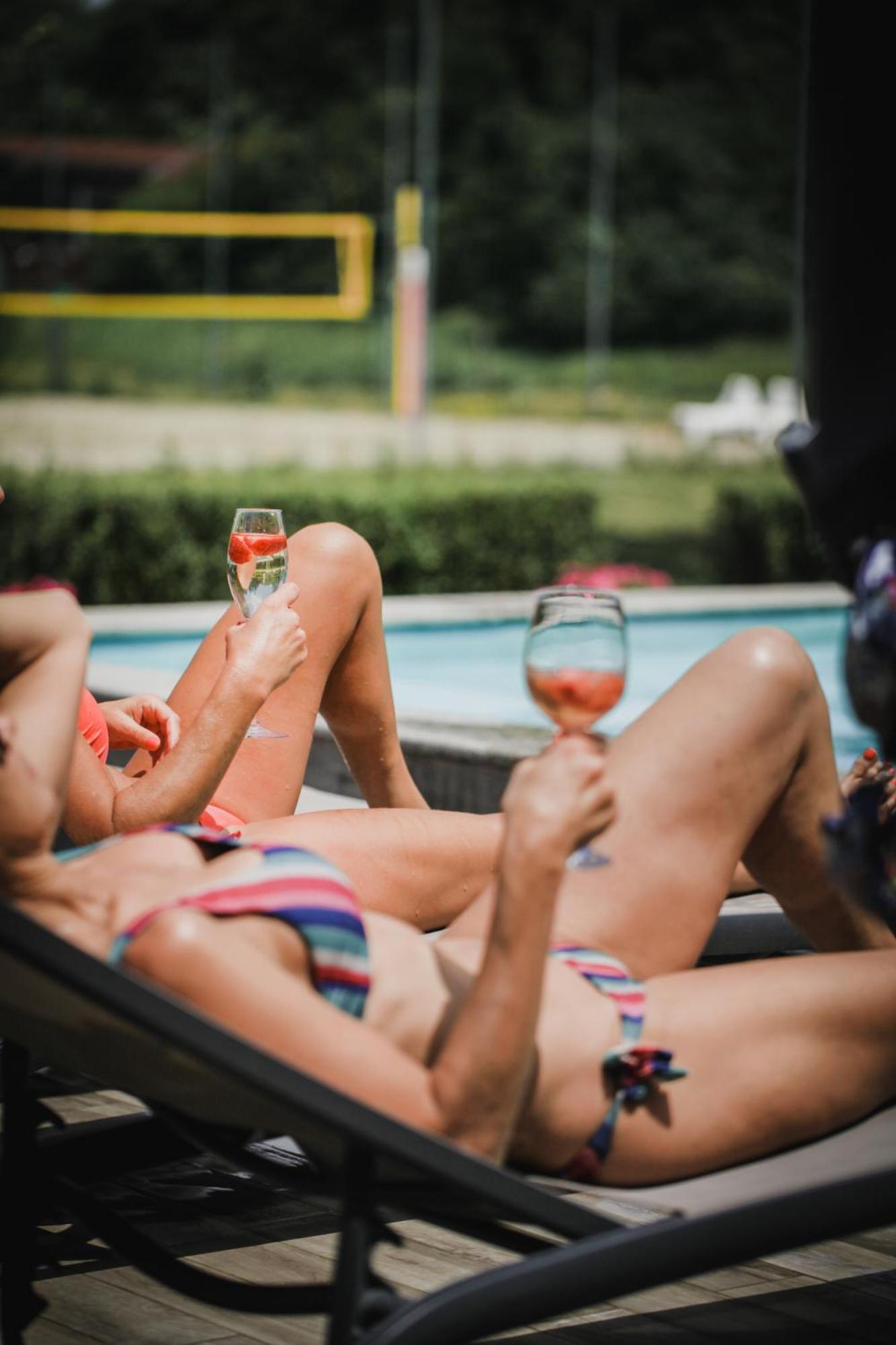 ホテル Mohacsi Wellness Vendeghaz Es Lovasklub エクステリア 写真
