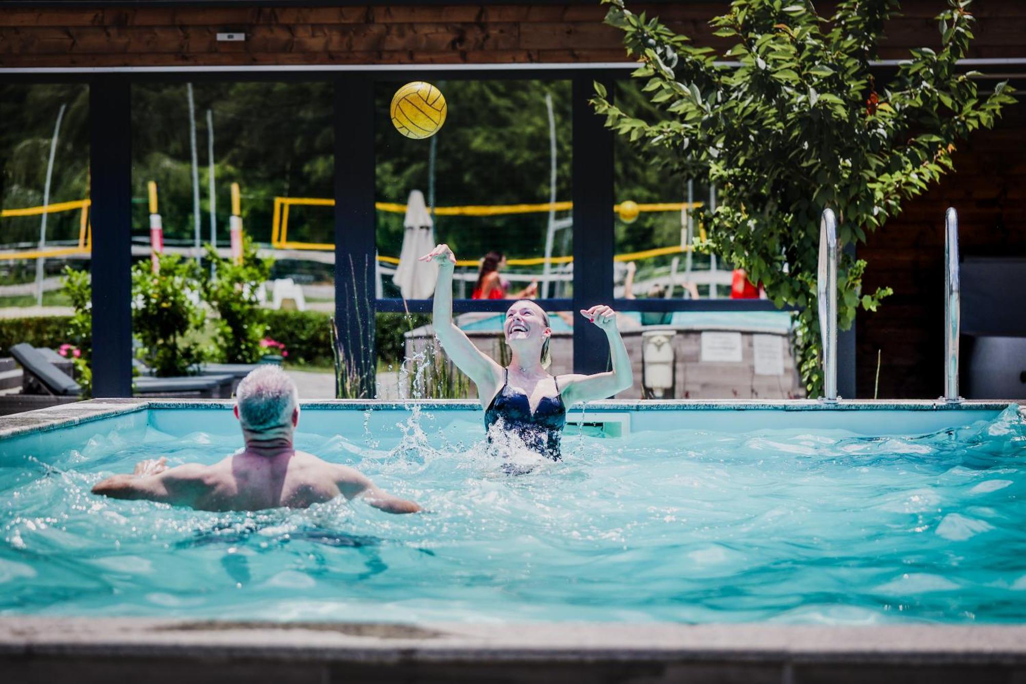ホテル Mohacsi Wellness Vendeghaz Es Lovasklub エクステリア 写真